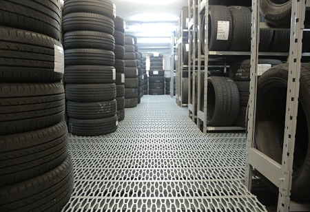 Global Tyre Makers Look to West Bengal for Developing Rubber Plantations